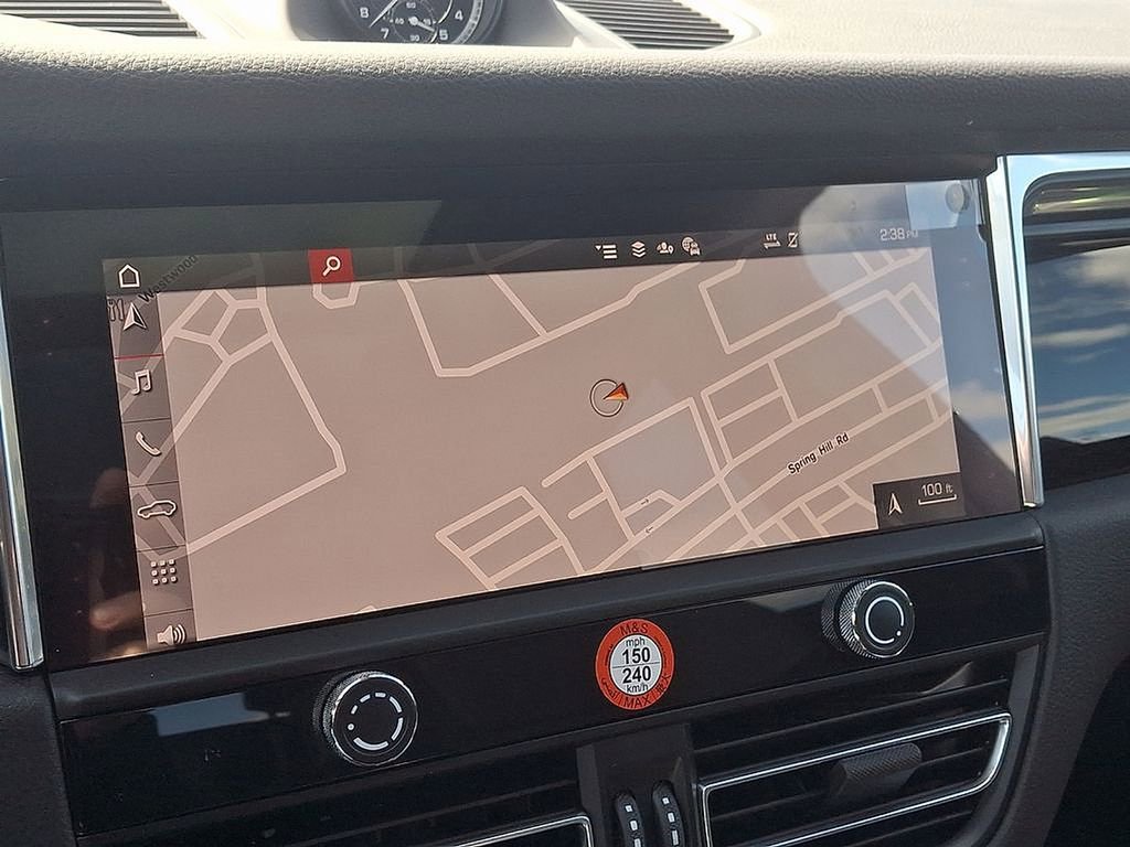 Used 2025 Porsche Macan image 20