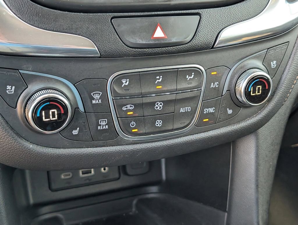 Used 2020 Chevrolet Equinox Premier w/ Premier True North Edition image 30