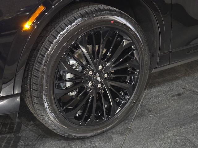 New 2025 Lincoln Corsair Reserve w/ Equipment Group 202A AWD/4WD image 10