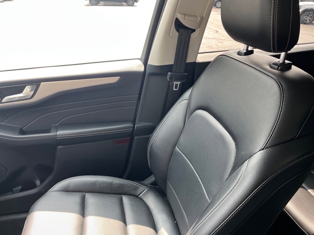 Used 2022 Ford Escape SEL w/ Equipment Group 302A image 17