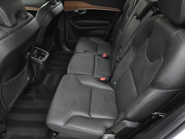 Used 2025 Volvo XC90 B6 Ultra AWD/4WD image 13