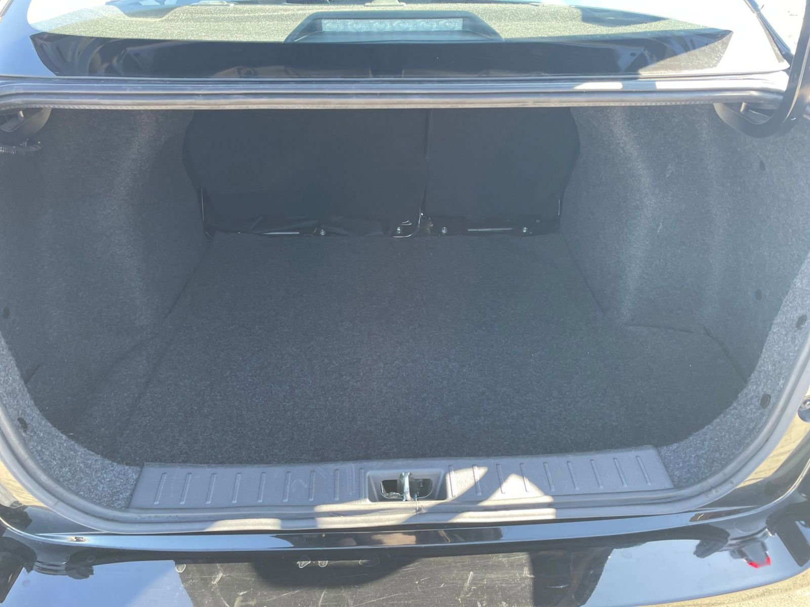 Used 2025 Nissan Versa SV image 29