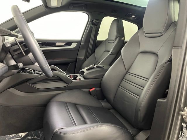 Used 2025 Porsche Cayenne E-Hybrid Coupe image 5