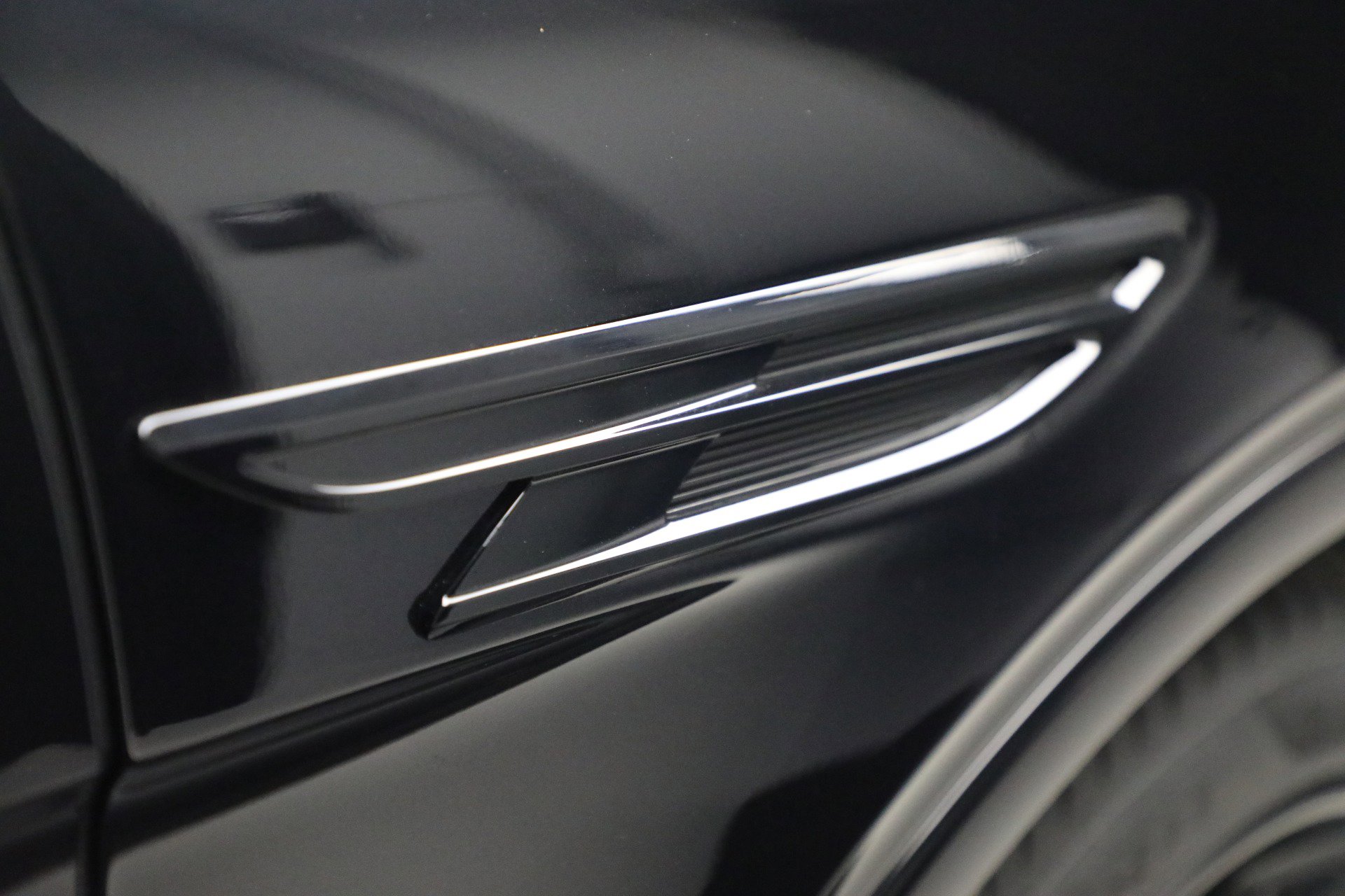 New 2025 Bentley Bentayga image 15
