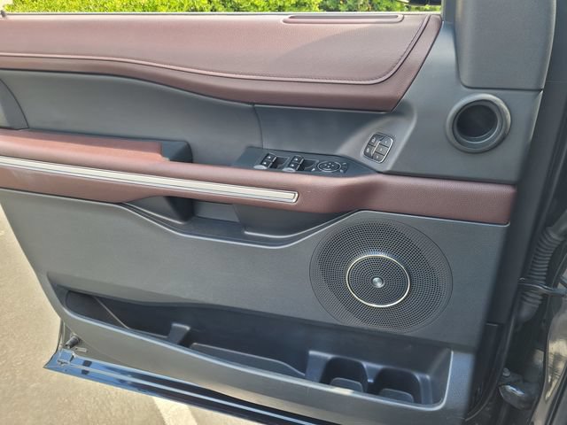 Used 2024 Ford Expedition Limited AWD/4WD image 15