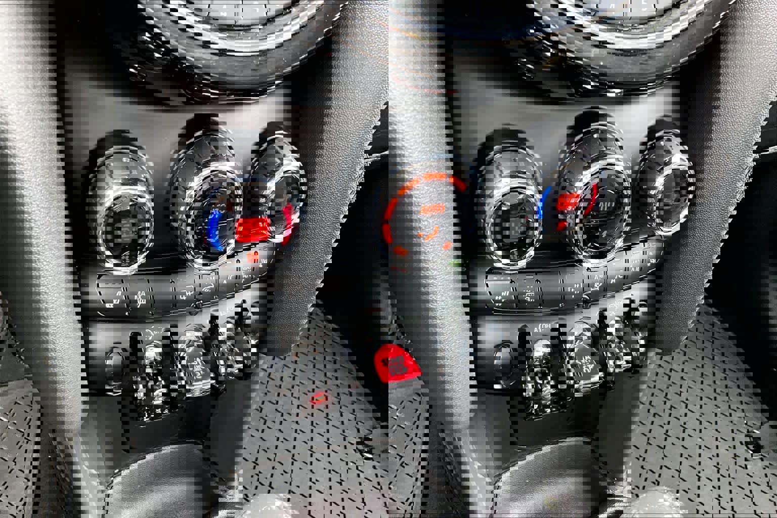 Used 2016 MINI Cooper 2-Door Hardtop image 32