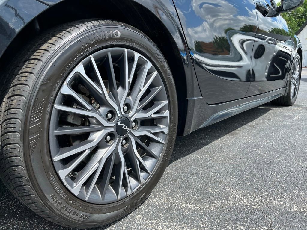 Used 2022 Kia Forte GT-Line w/ GT-Line Premium Package FWD image 11