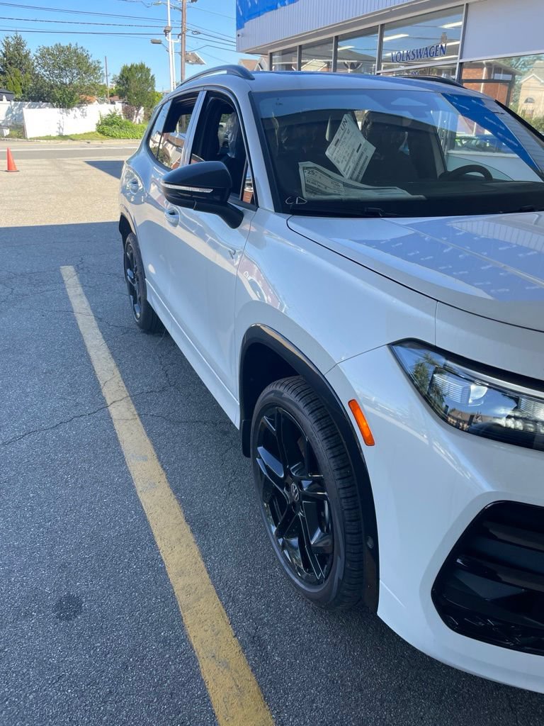 New 2026 Volkswagen Tiguan SE R-Line AWD/4WD image 5