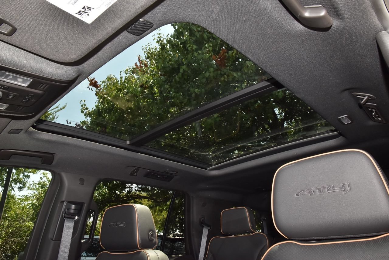 Used 2024 GMC Yukon AT4 w/ Technology Package AWD/4WD image 34