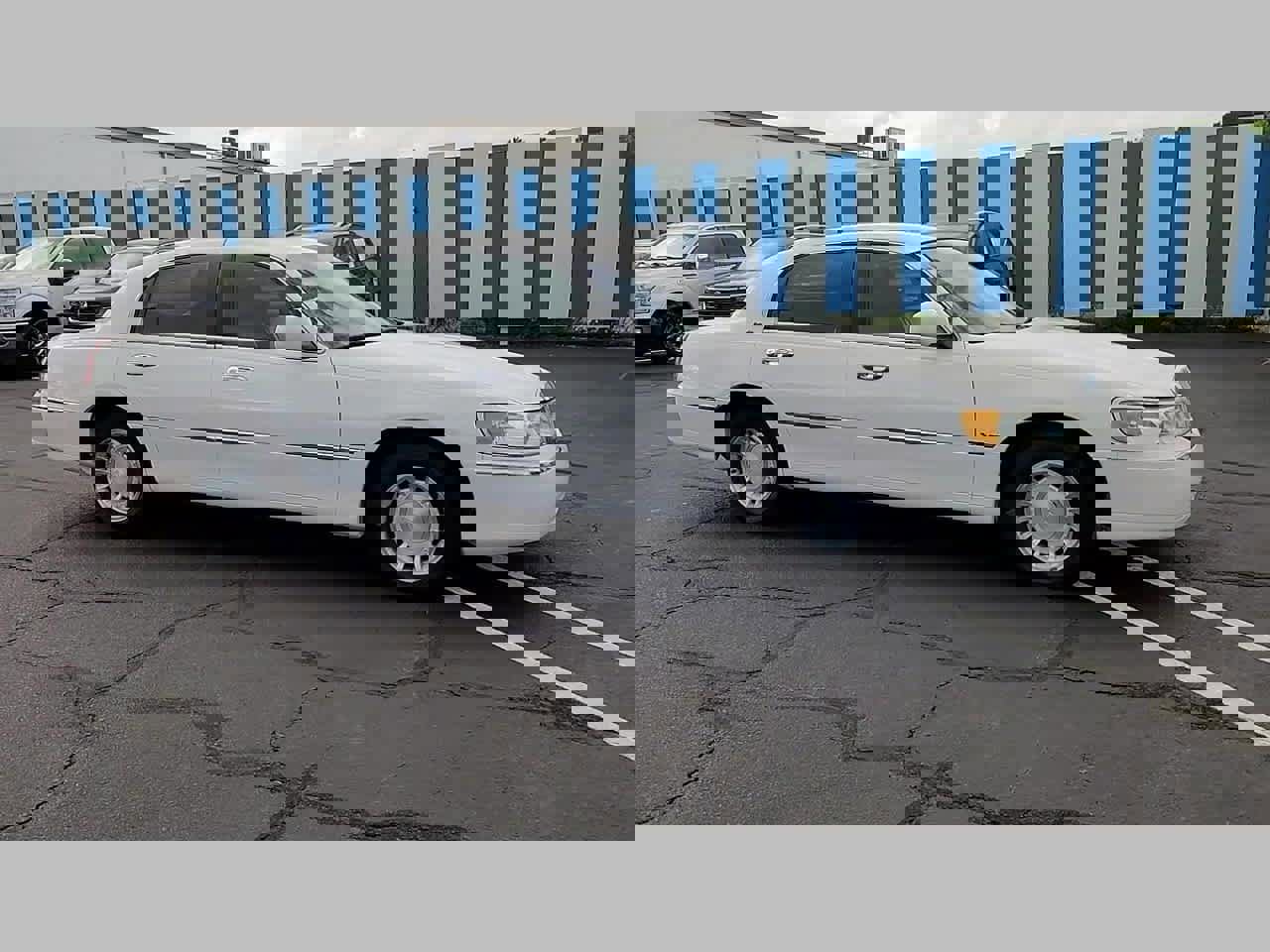 Used 2001 Lincoln Town Car Executive image 26