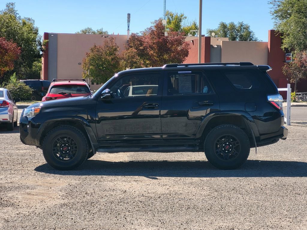 Used 2020 Toyota 4Runner SR5 Premium image 4