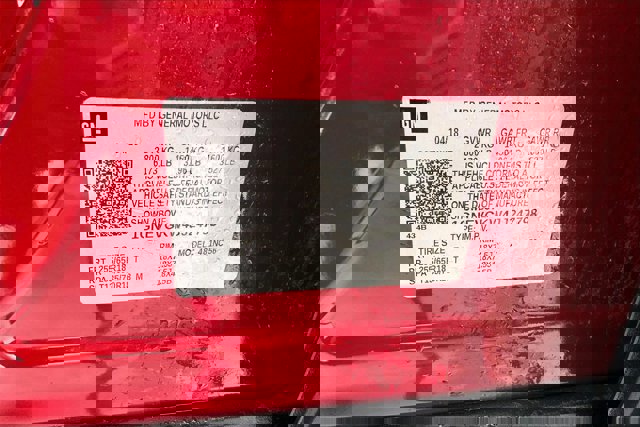 Used 2018 Chevrolet Traverse LT w/ LPO, Cargo Package image 31