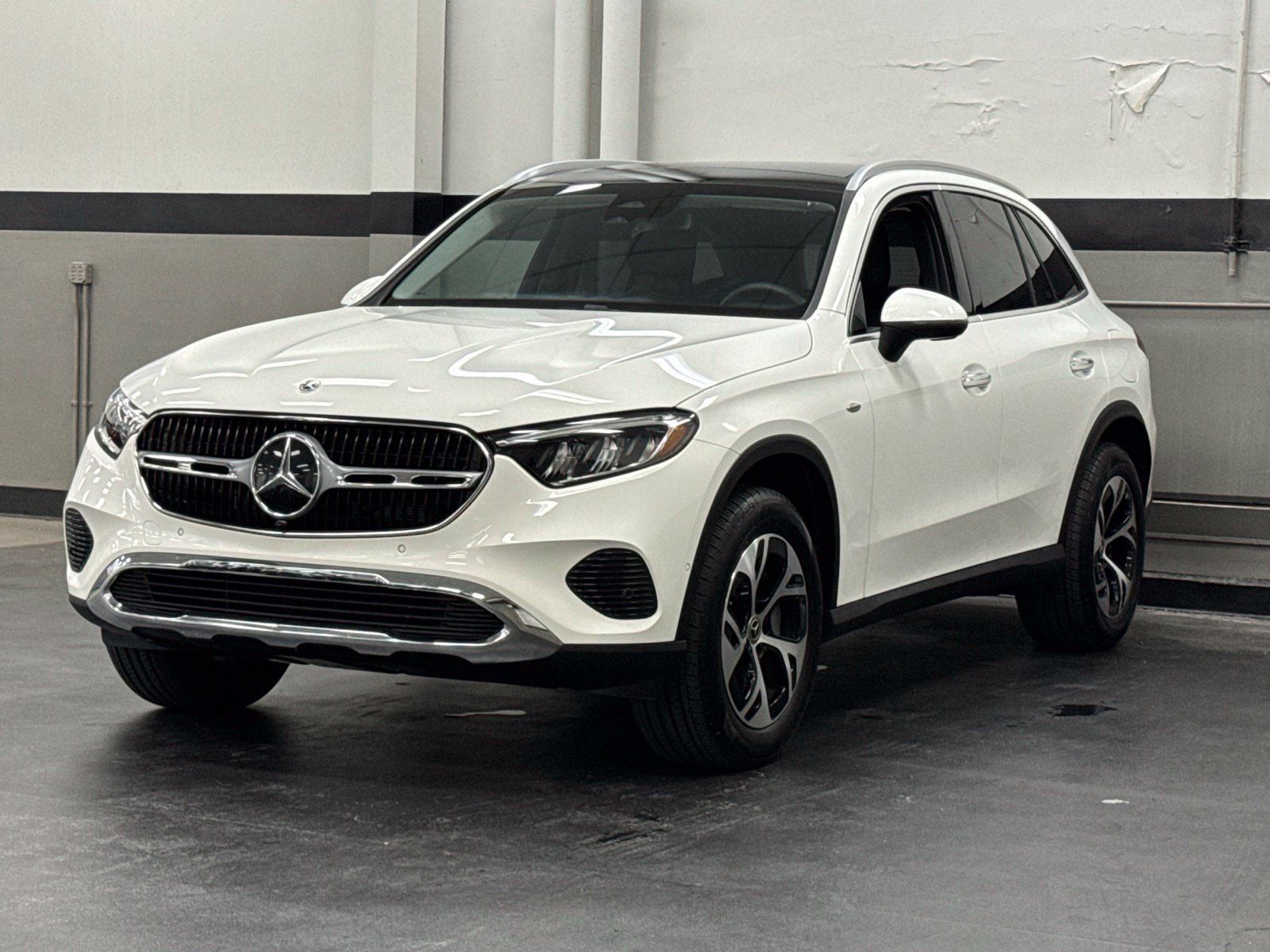 Certified 2025 Mercedes-Benz GLC 350e 4MATIC image 5