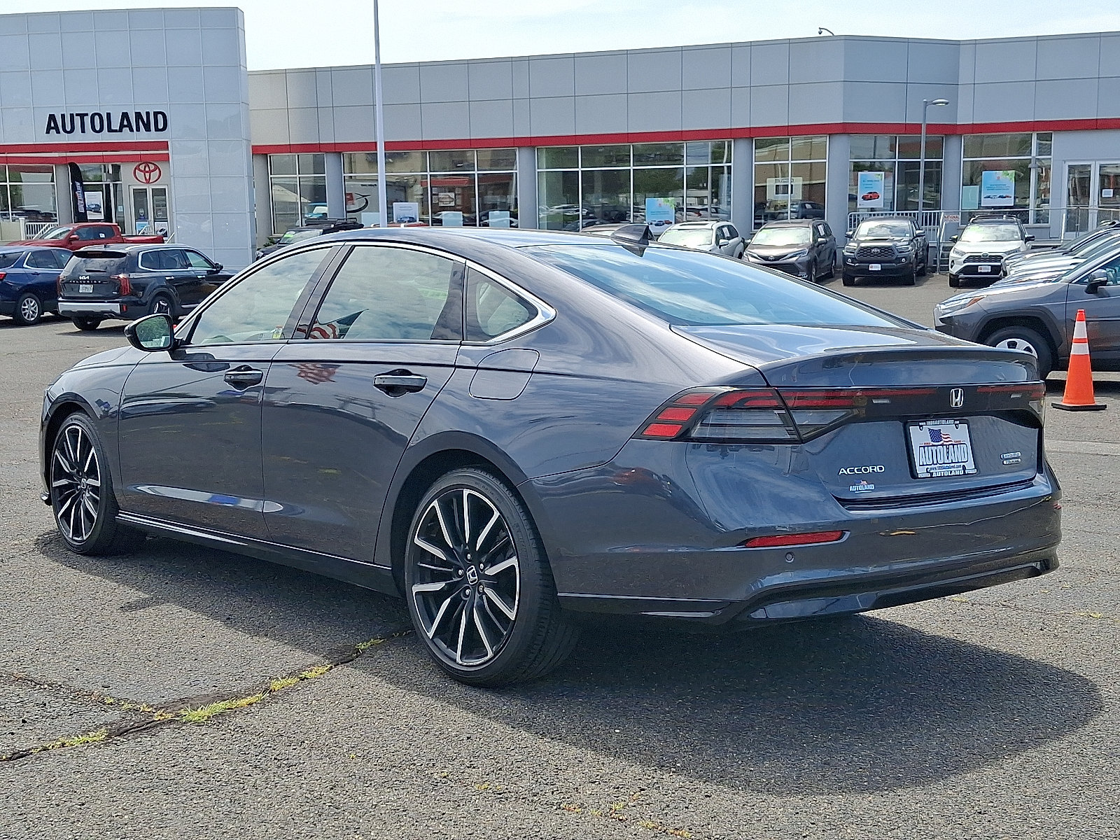 Used 2023 Honda Accord Touring image 5