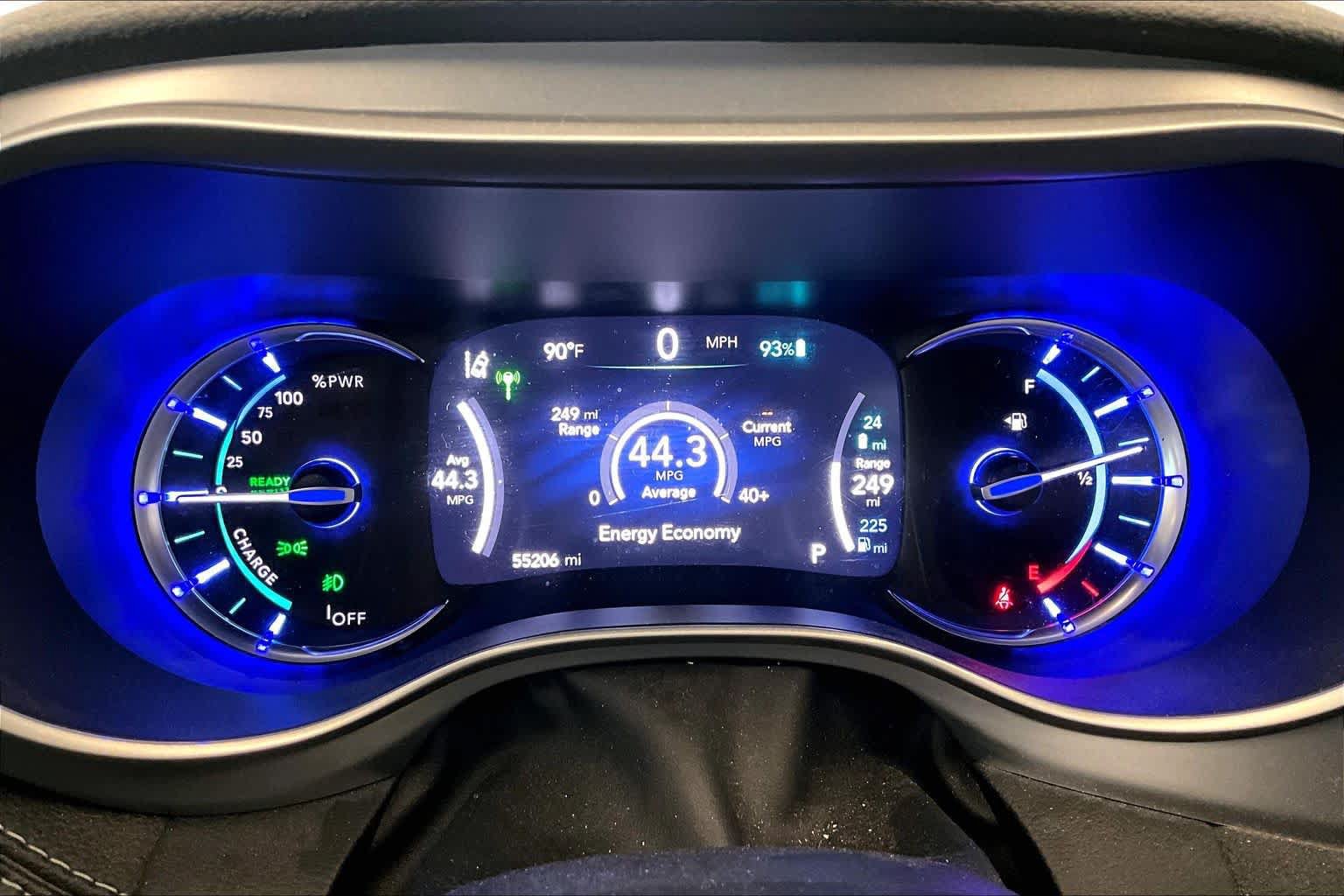 Used 2022 Chrysler Pacifica Touring-L w/ Uconnect Theater Family Group FWD image 24