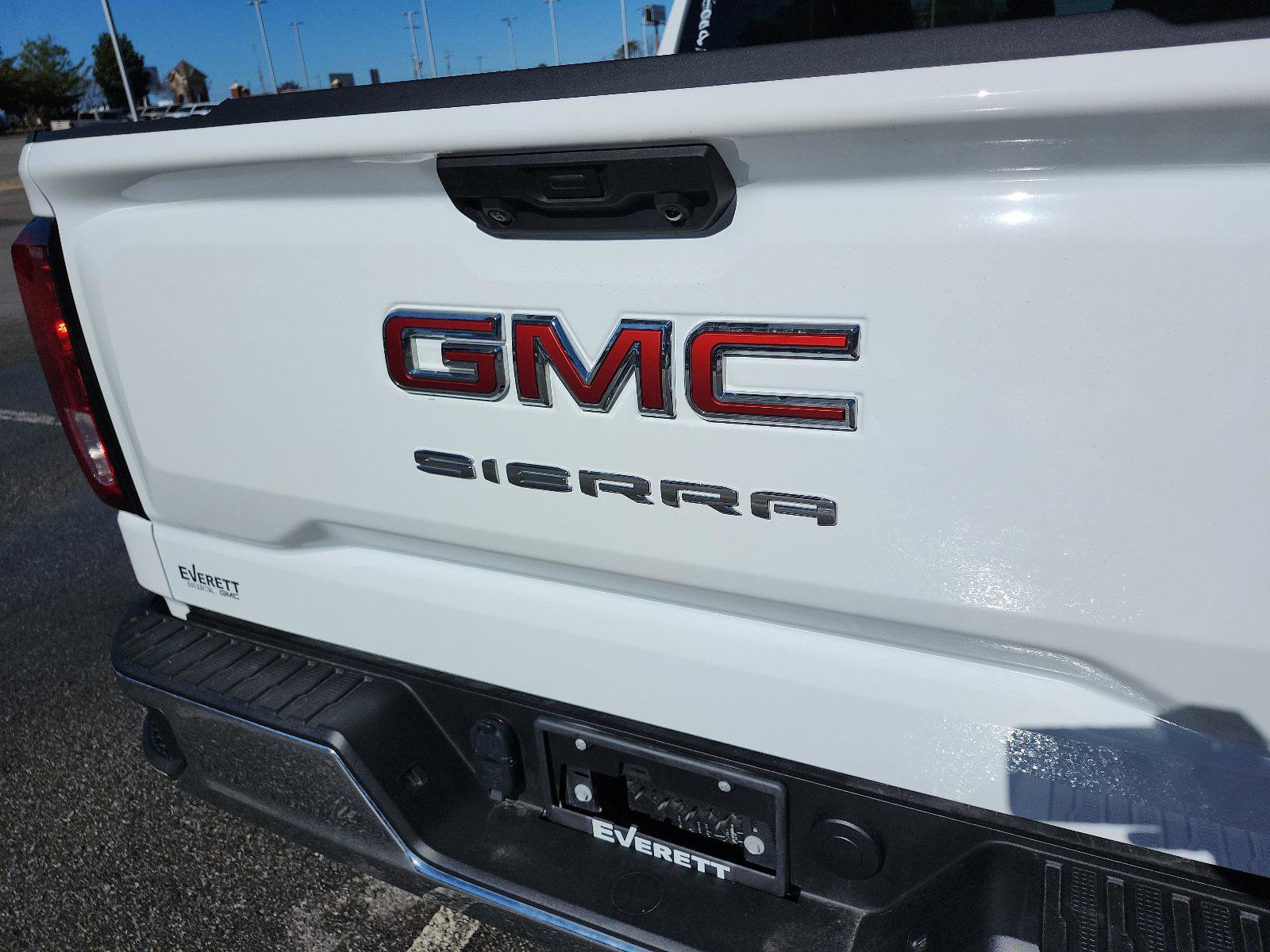 Used 2025 GMC Sierra 1500 Pro w/ Pro Value Package image 4