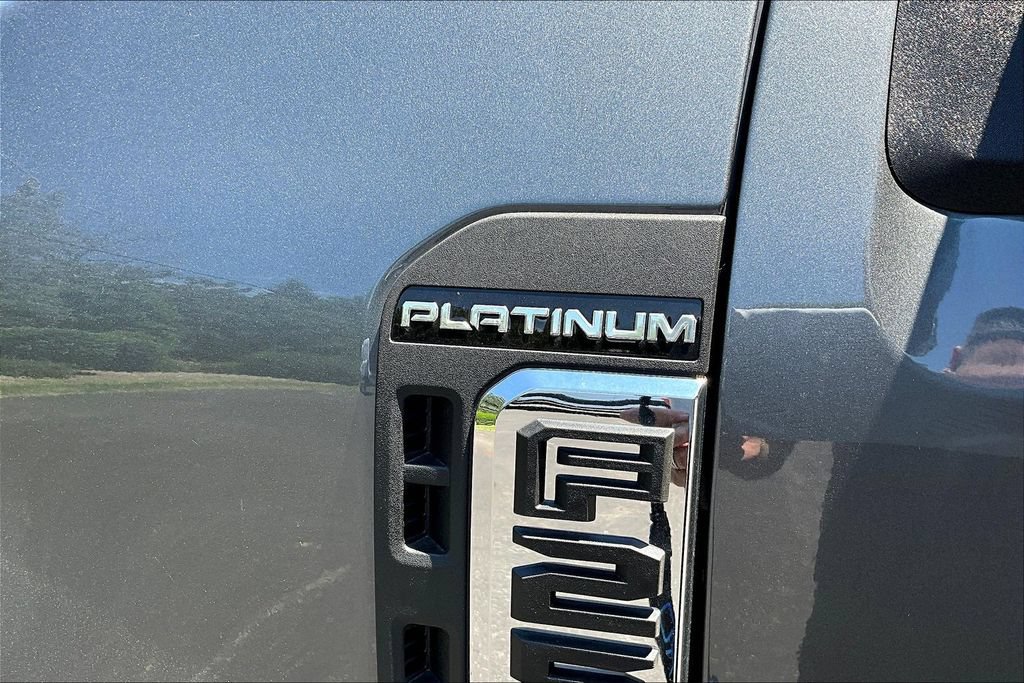 New 2026 Ford F250 Platinum w/ Platinum Plus Package AWD/4WD image 9