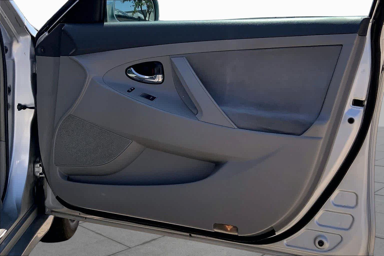 Used 2011 Toyota Camry LE w/ LE Extra-Value Pkg FWD image 22