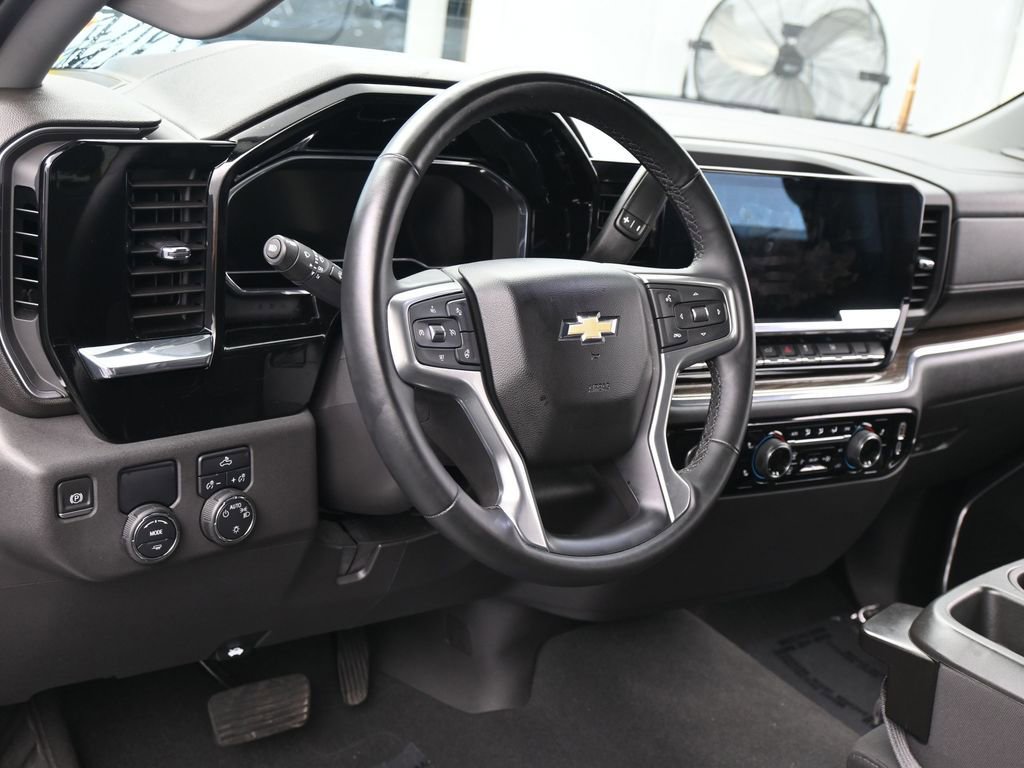 Used 2023 Chevrolet Silverado 1500 LT image 13