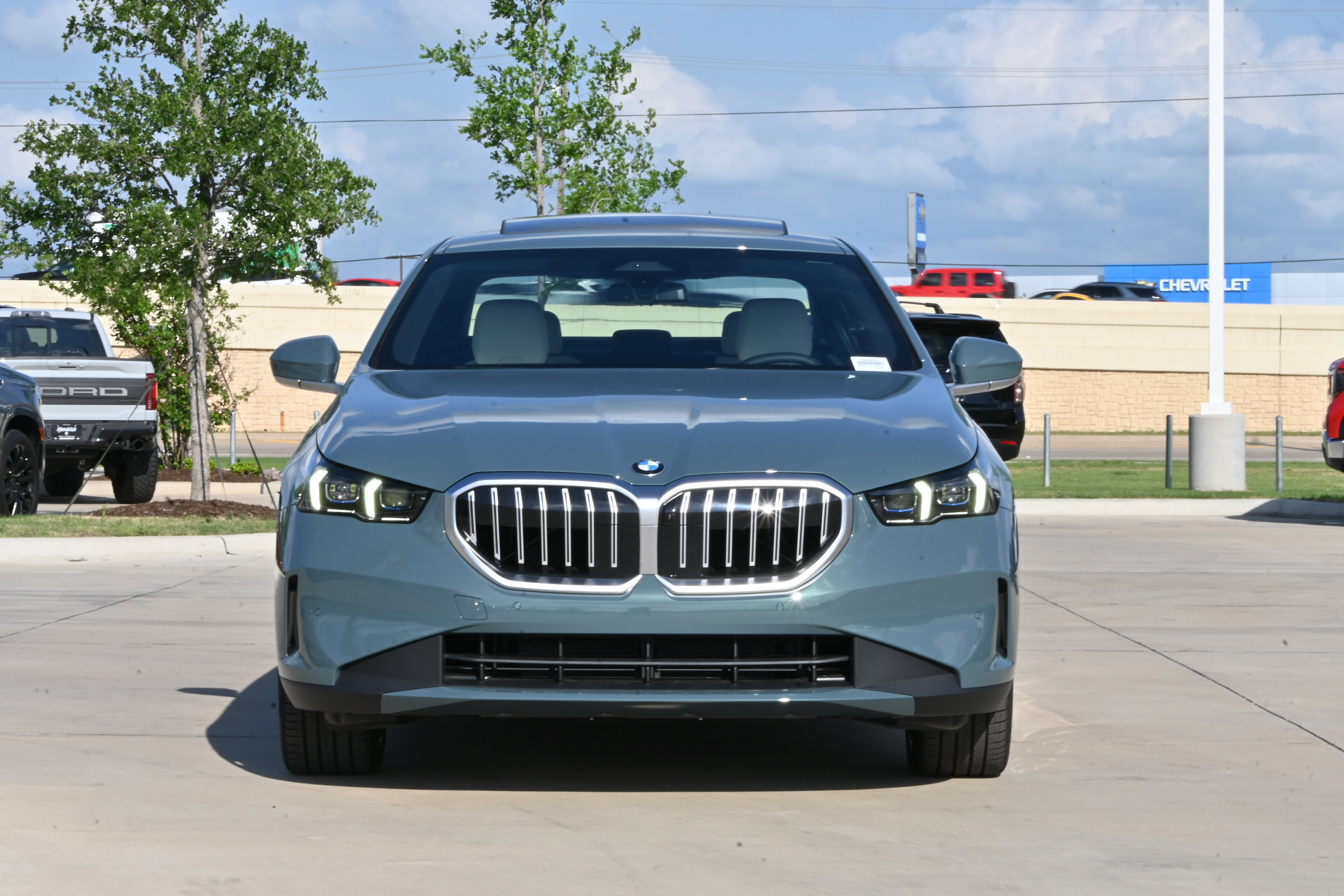 New 2026 BMW 530i w/ Convenience Package RWD image 2