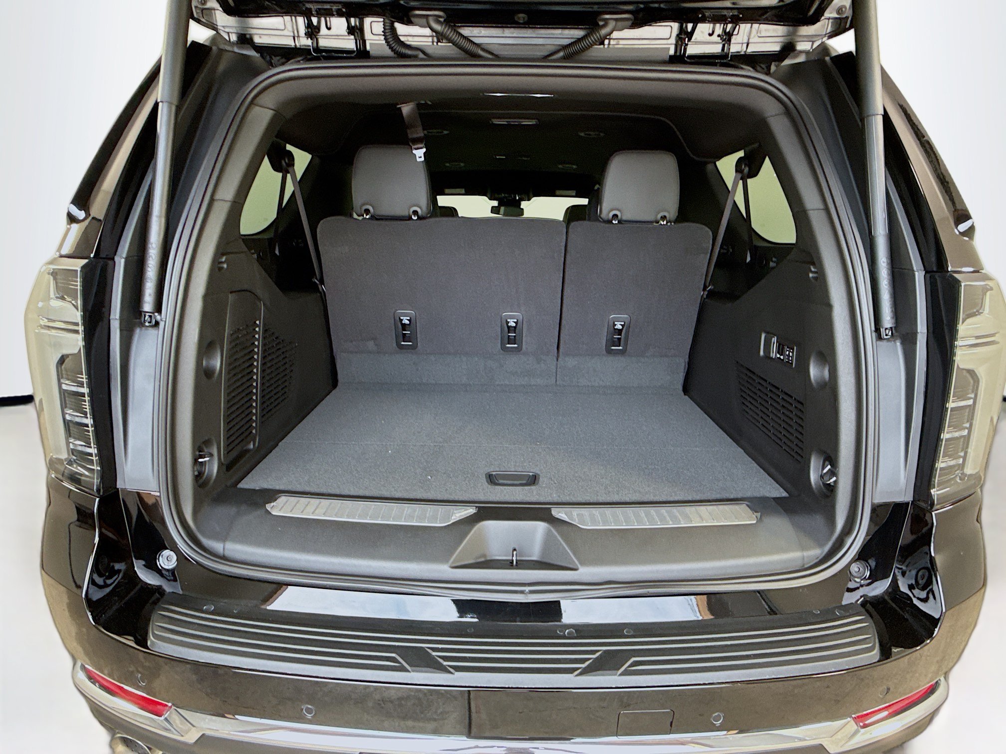 New 2026 Chevrolet Suburban Premier RWD image 29