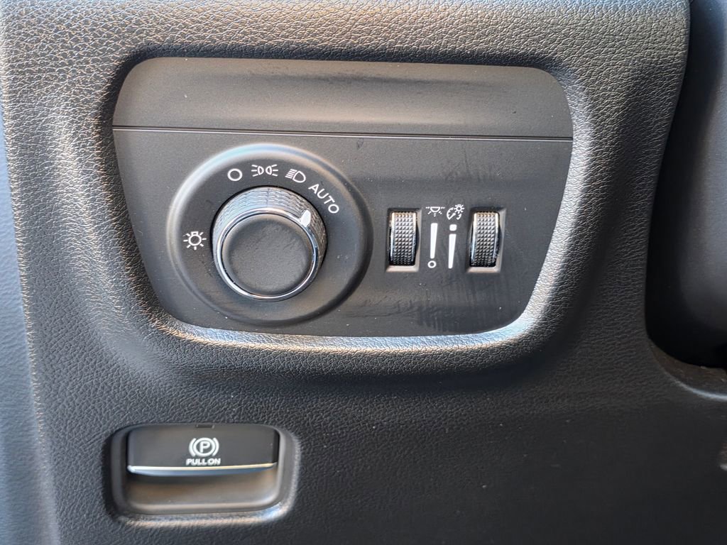 Used 2024 Jeep Grand Cherokee L Altitude image 13