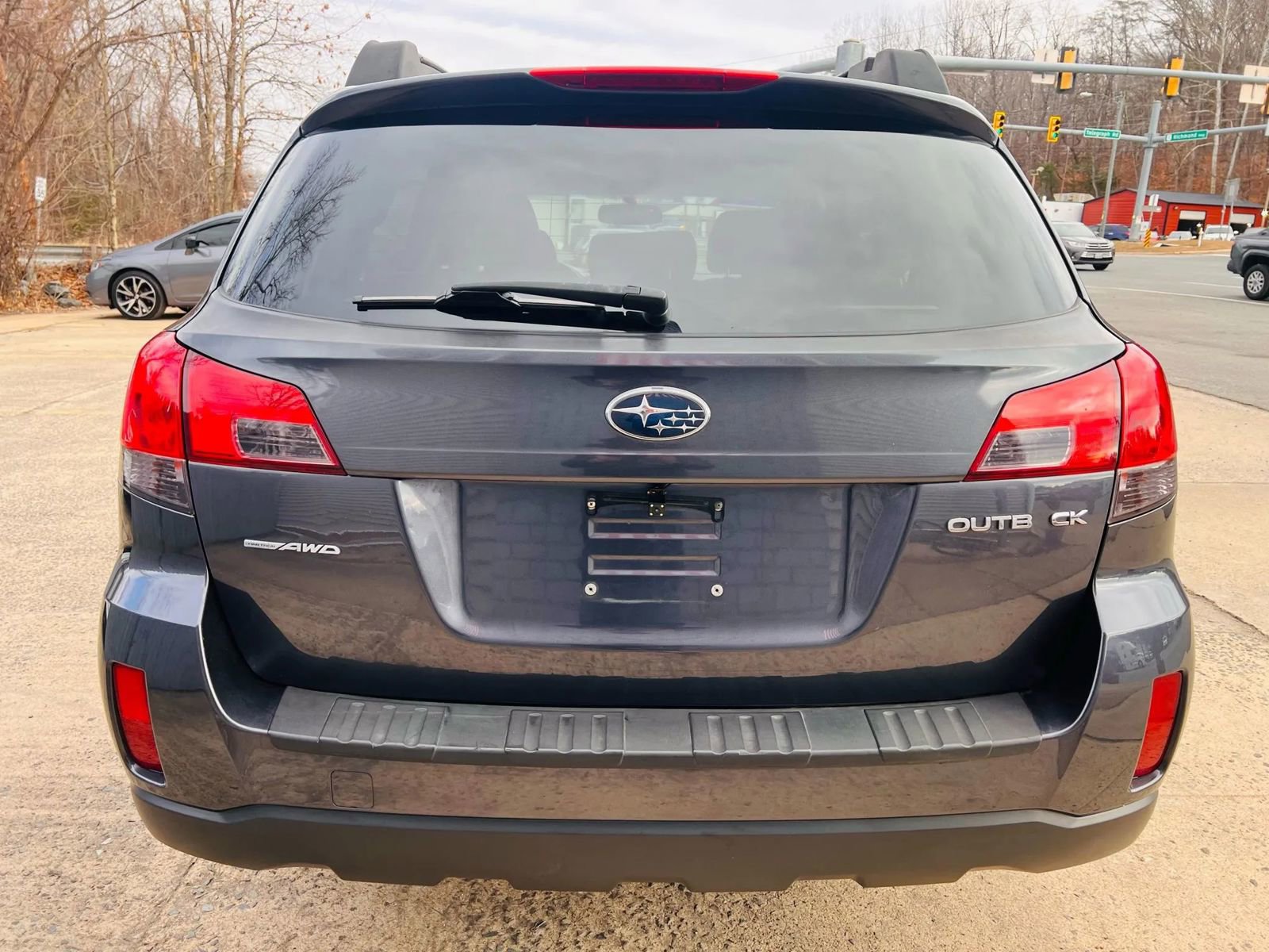 Used 2013 Subaru Outback 2.5i Premium w/ All-Weather Pkg image 10