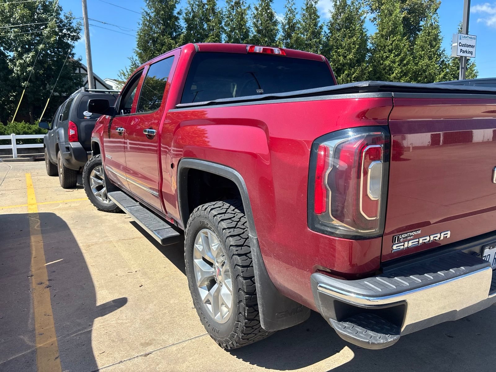 Used 2018 GMC Sierra 1500 SLT w/ SLT Premium Package AWD/4WD image 3