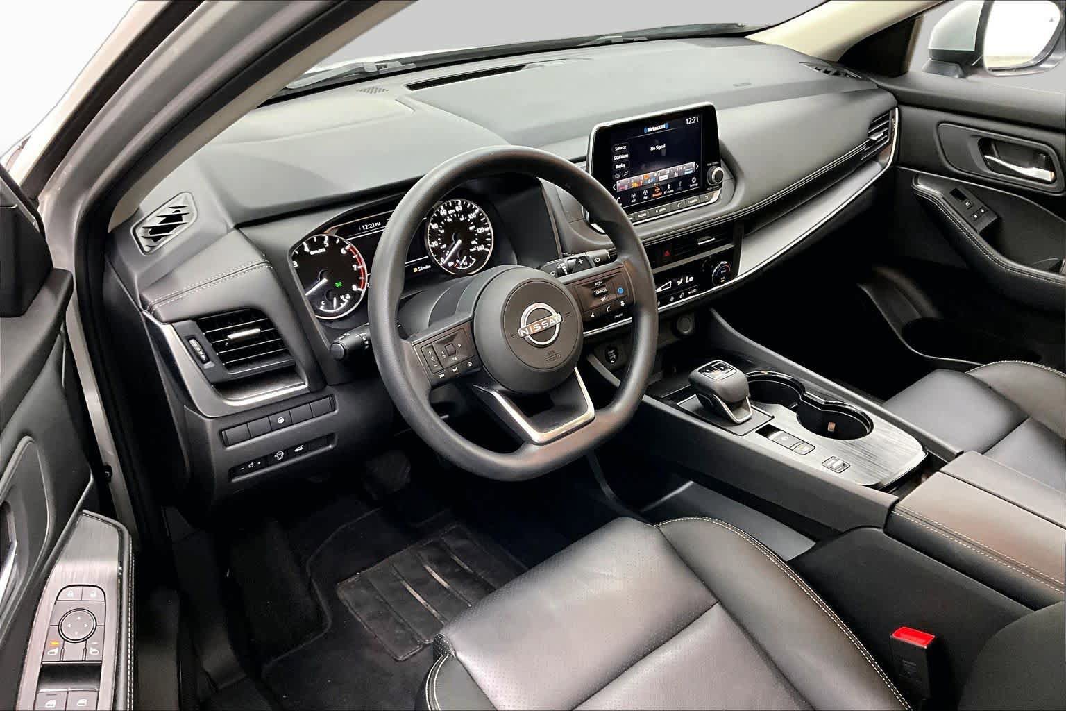 Used 2024 Nissan Rogue SV FWD image 17