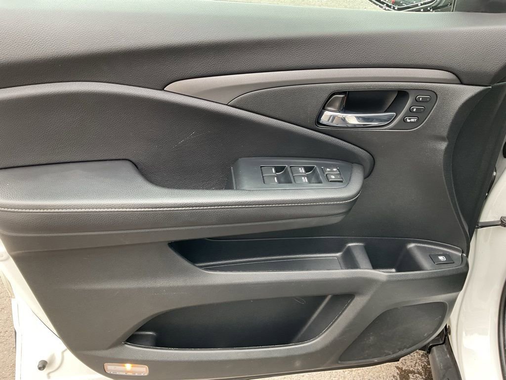 Used 2023 Honda Ridgeline RTL-E image 11