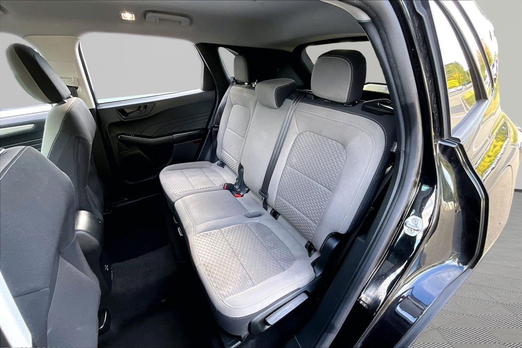 Used 2022 Ford Escape SE FWD image 16