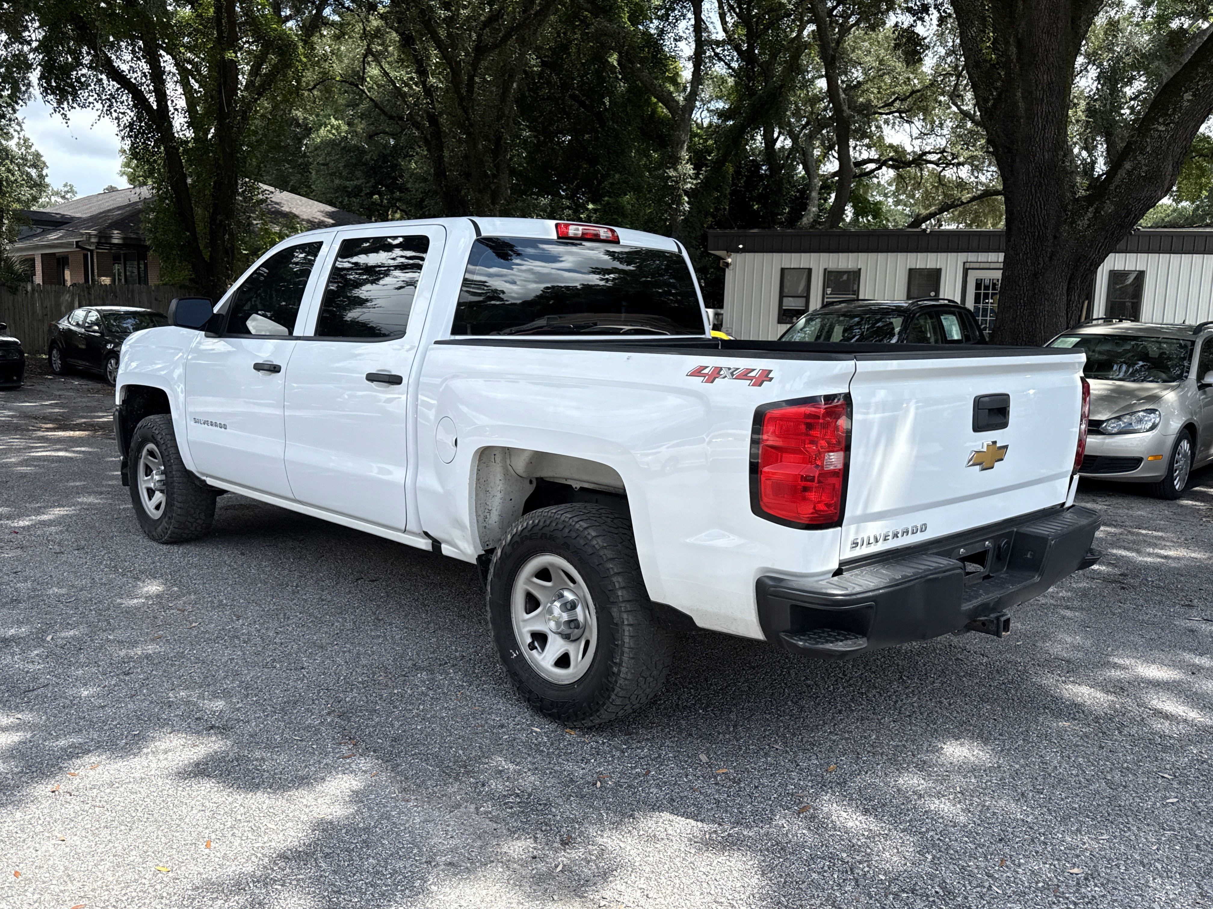 Used 2018 Chevrolet Silverado 1500 W/T w/ Trailering Package image 3