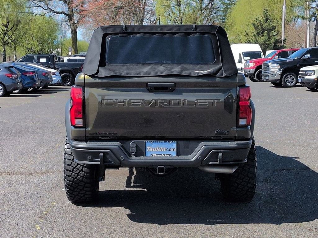 Used 2025 Chevrolet Colorado ZR2 w/ ZR2 Bison Edition image 4