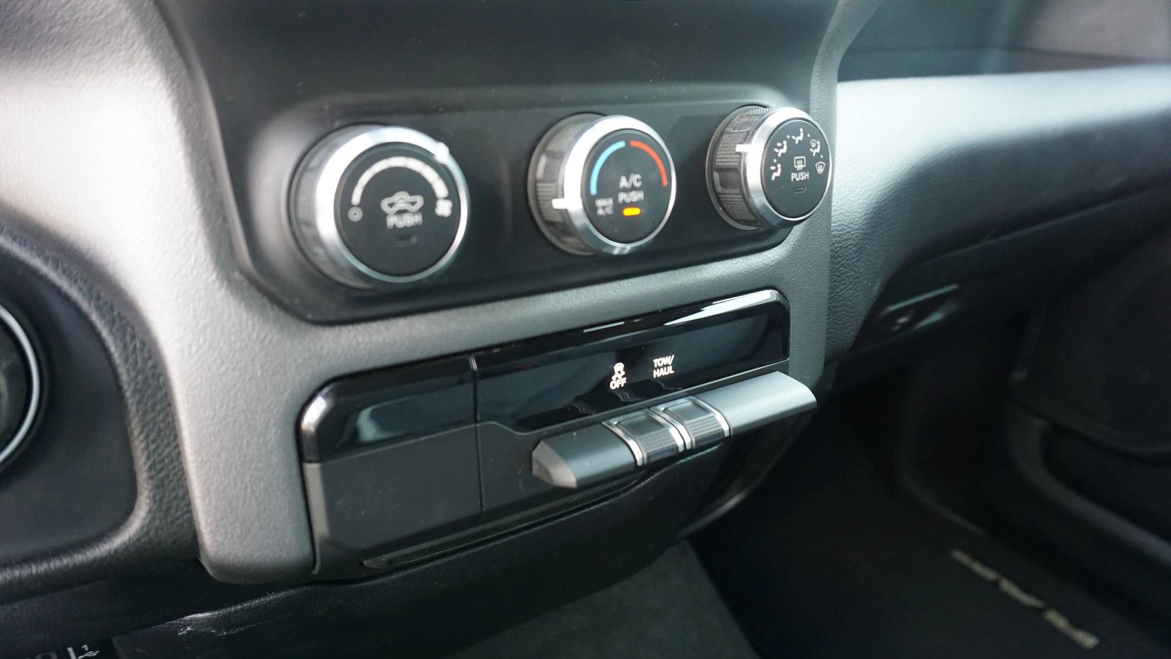 Used 2019 RAM 1500 Big Horn image 18