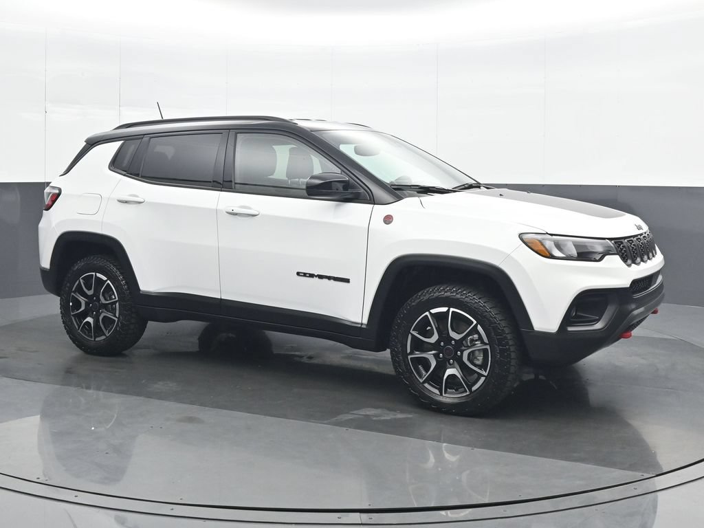 Used 2026 Jeep Compass Trailhawk AWD/4WD image 8