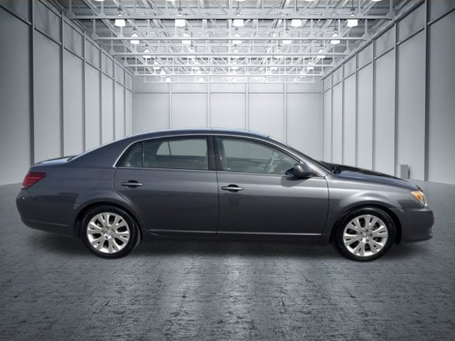 Used 2010 Toyota Avalon XLS FWD image 6