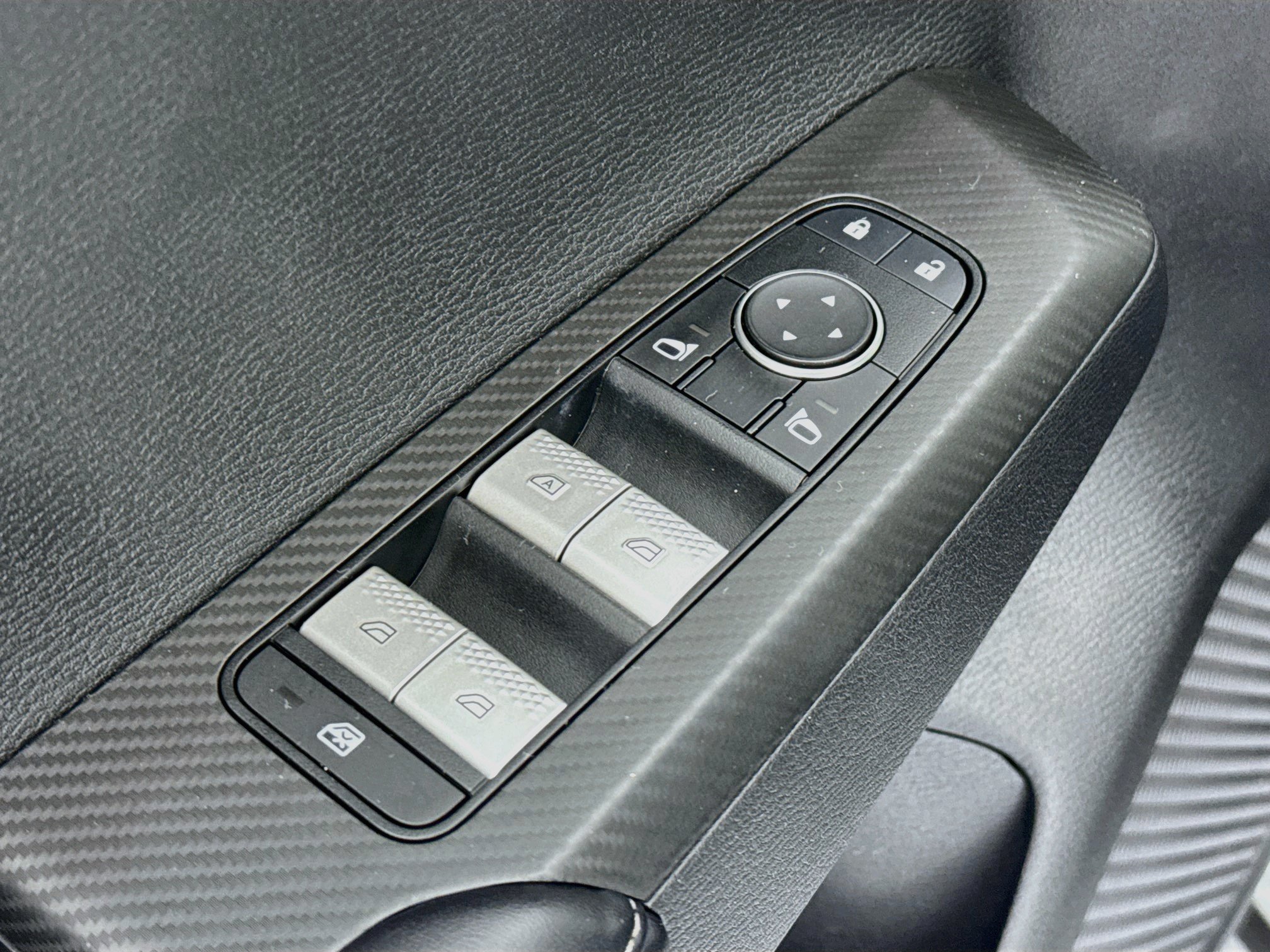 Used 2022 Mitsubishi Outlander SEL Black Edition FWD image 18