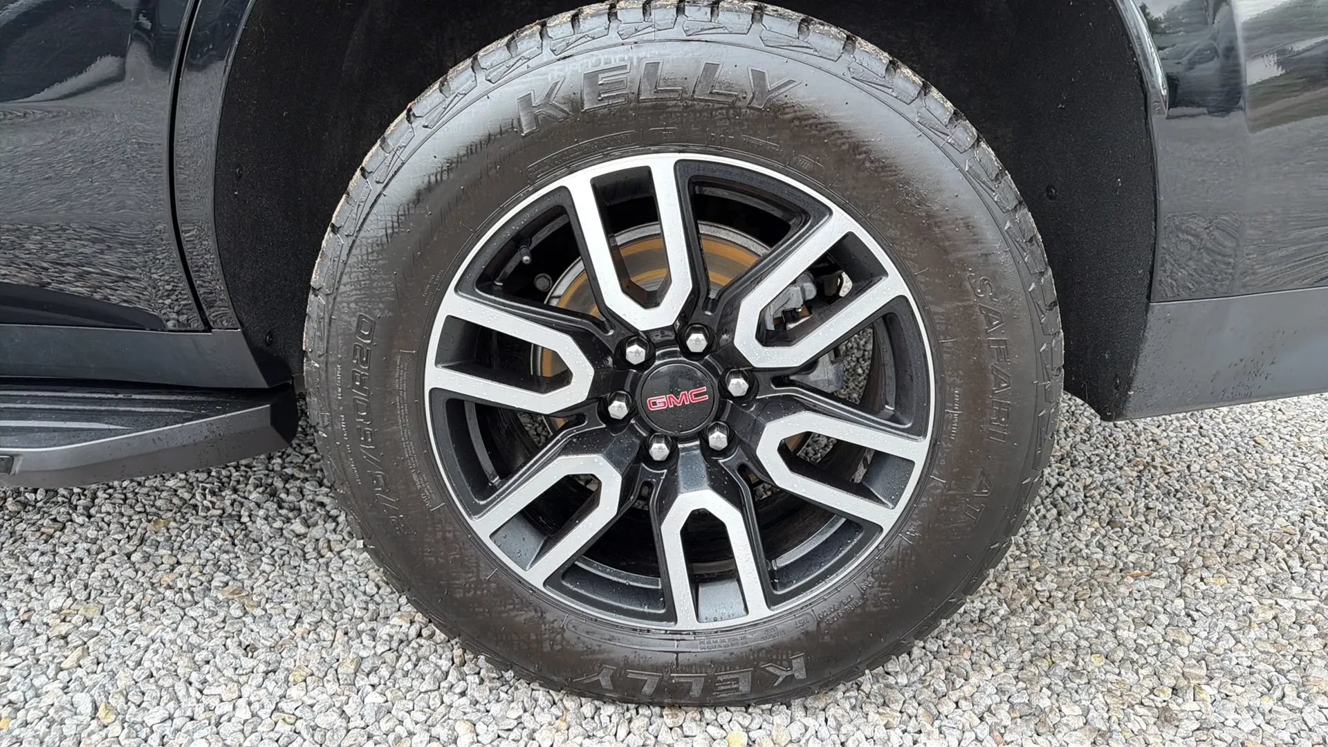 Used 2022 GMC Yukon AT4 AWD/4WD image 2