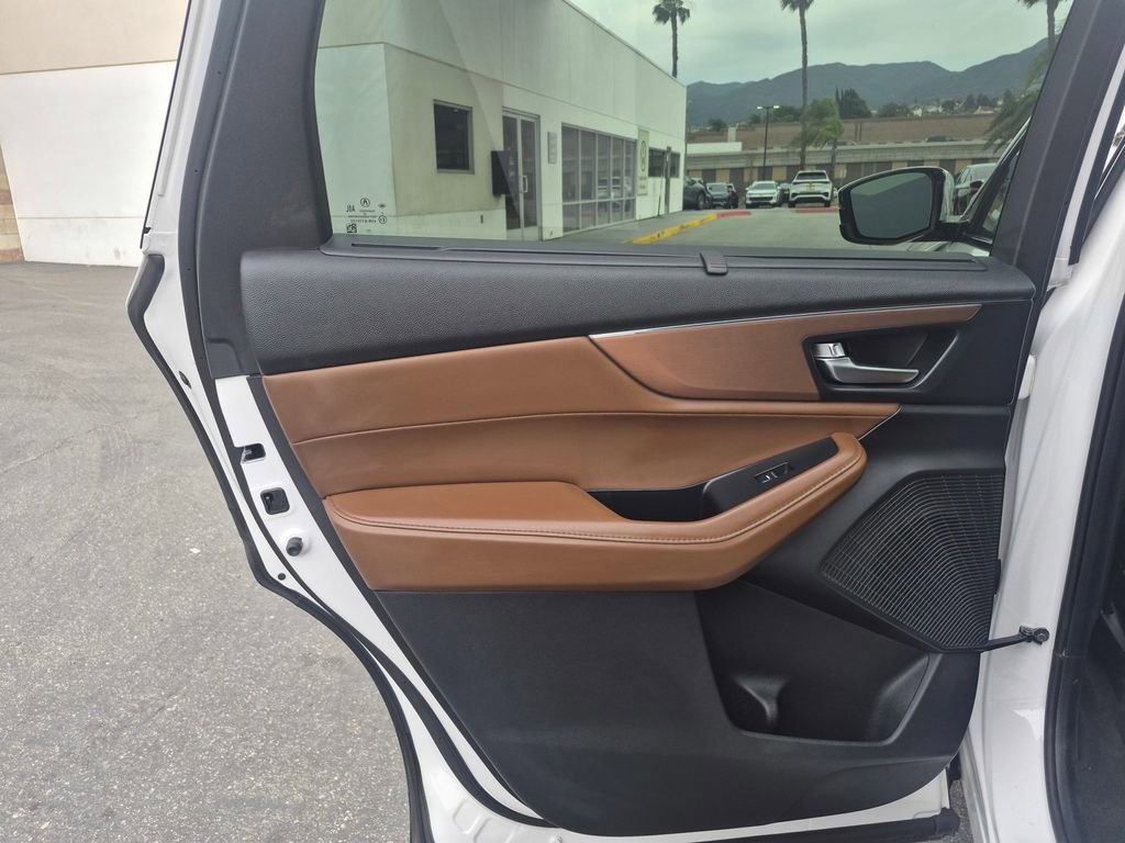 Used 2024 Acura MDX SH-AWD w/ Technology Package image 17