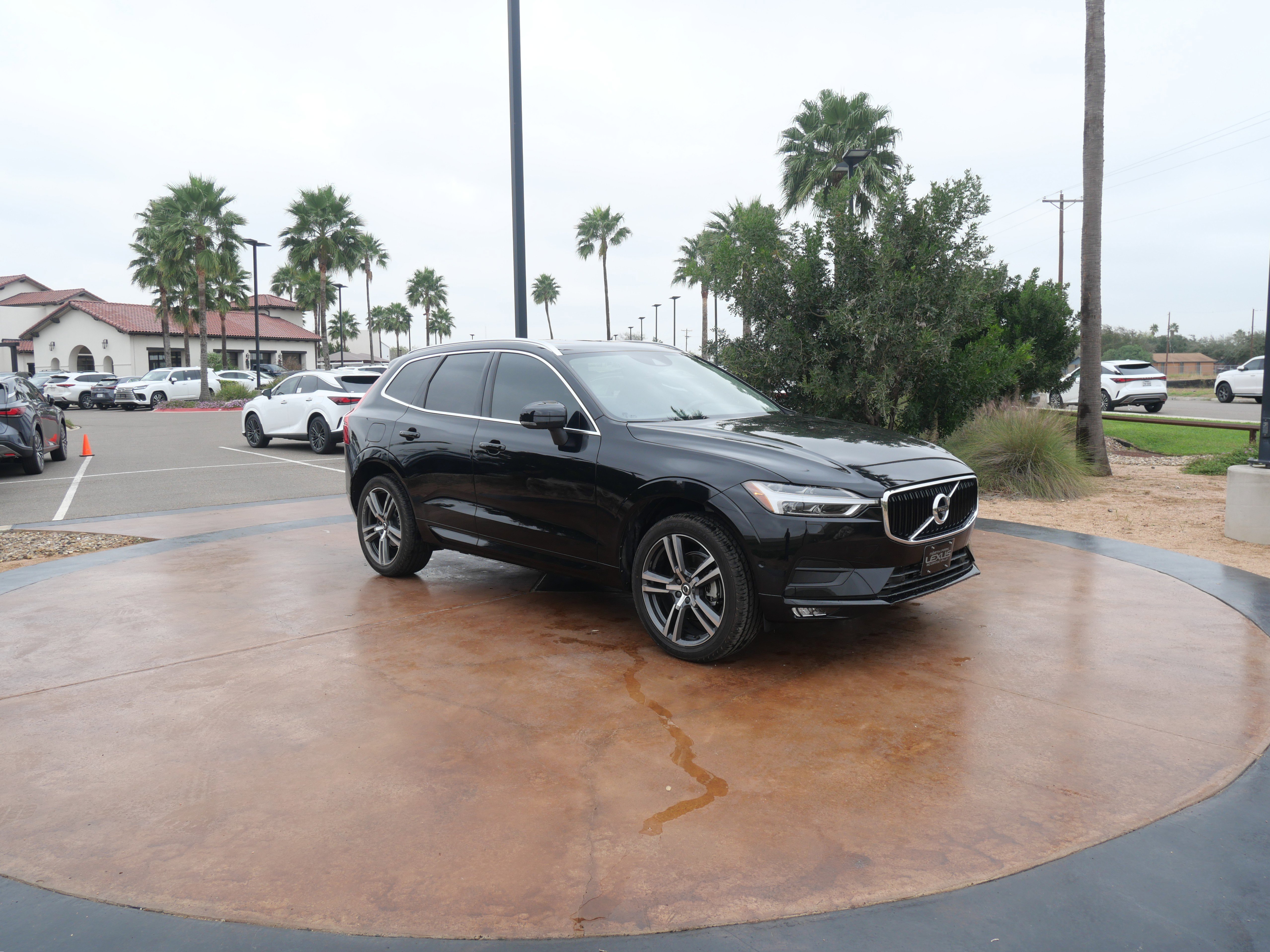 Used 2019 Volvo XC60 T5 Momentum w/ Protection Package Premier image 1