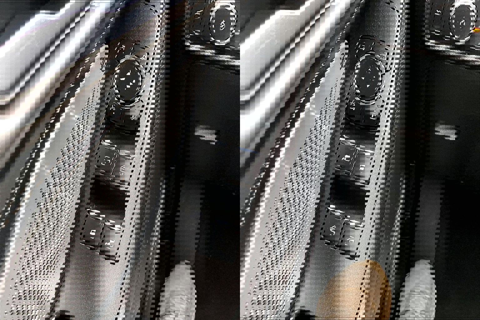 Used 2020 Ford Explorer ST w/ Premium Technology Package image 34