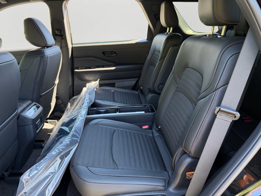 New 2026 Nissan Pathfinder Rock Creek w/ Rock Creek Premium Package AWD/4WD image 9
