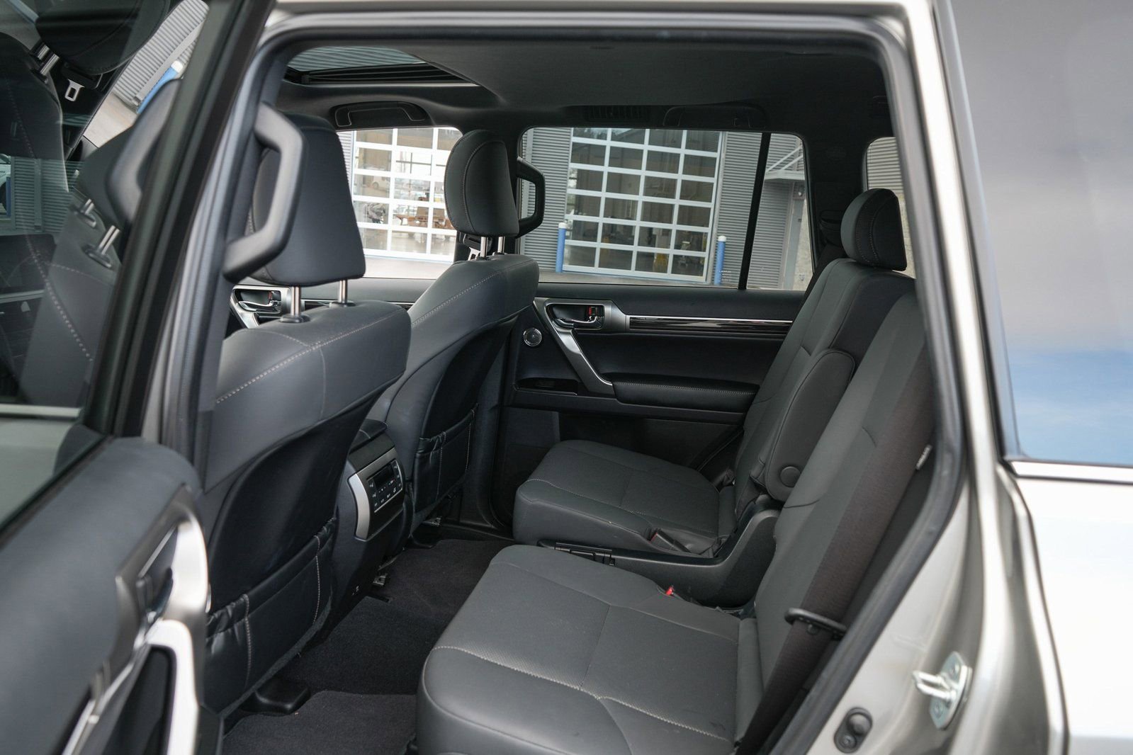 Used 2023 Lexus GX 460 Premium AWD/4WD image 18