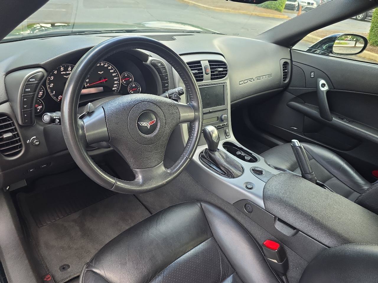 Used 2006 Chevrolet Corvette Coupe w/ Preferred Equipment Group RWD image 15