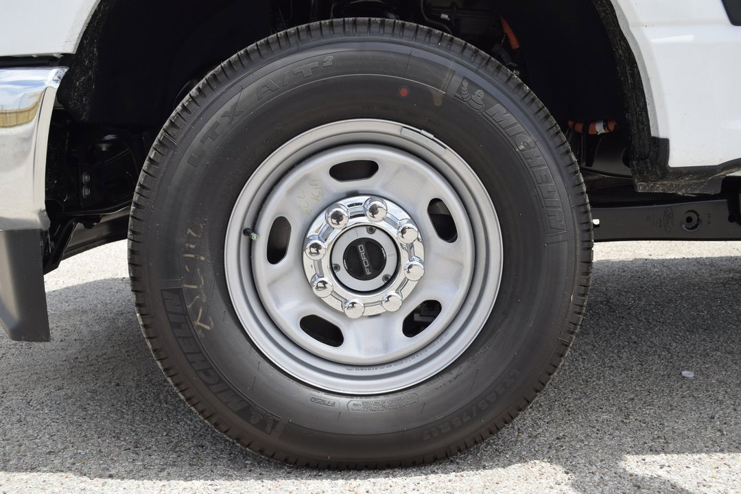 New 2025 Ford F250 XL w/ FX4 Off-Road Package image 25