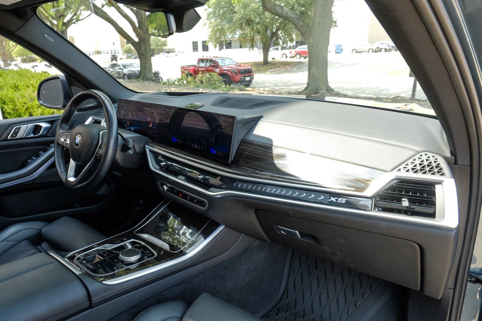Used 2024 BMW X5 sDrive40i w/ Premium Package RWD image 14