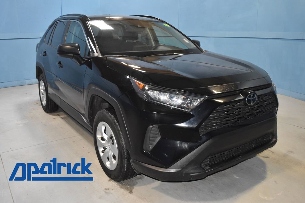 Used 2021 Toyota RAV4 LE video 1