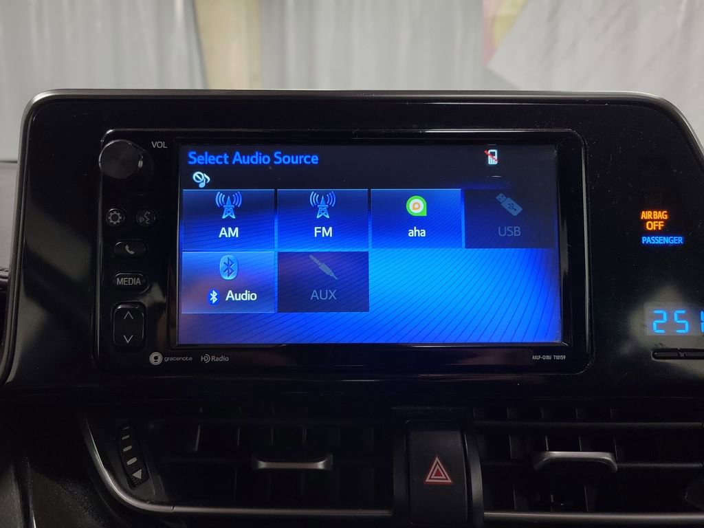 Used 2018 Toyota C-HR XLE image 18