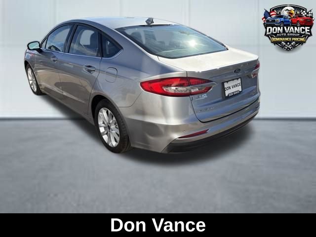 Used 2020 Ford Fusion SE image 3