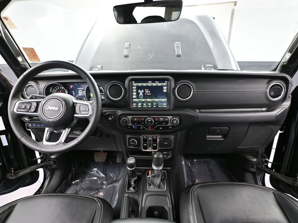 Used 2023 Jeep Wrangler Unlimited Sahara image 24